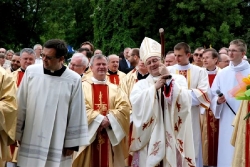 15.06.2008 - Poświęcenie kościoła - Dąb - pomnik
